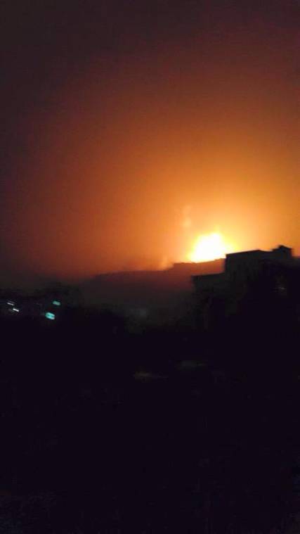 محدث: مخازن الأسلحة تحترق في العاصمة (صورتين + فيديو)
