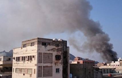 بالفيديو: مشاهد قصف هستيري على منازل المدنيين في عدن من قبل قوات الحوثي والمؤتمر 