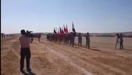 شاهد بالفيديو: الجيش الوطني يحتفل في مأرب بعرض عسكري كبير