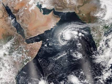 شاهد بالصور .. إلى أين سيتجه اعصار شابالا  بعد تغيير اتجاهه؟