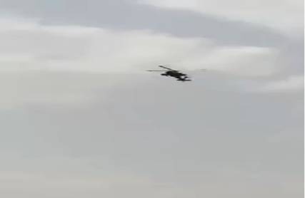 "بالفيديو" طيران الأباتشي يدخل المعركة ويقصف المليشيات الحوثية 