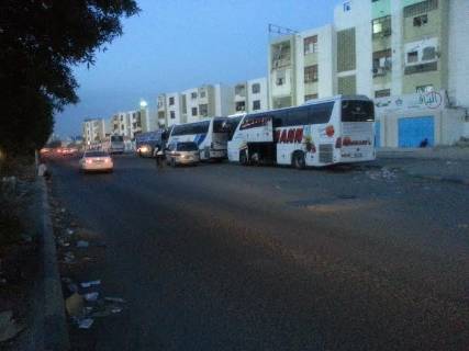 بالصور: عشرات الحافلات تستعد لنقل الحجاج من عدن للأراضي المقدسة