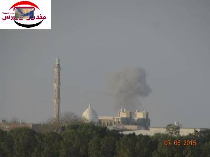 الحديدة: غارات لطيران التحالف على مواقع الدفاع الجوي والمطار المدني‎  (صورتين)