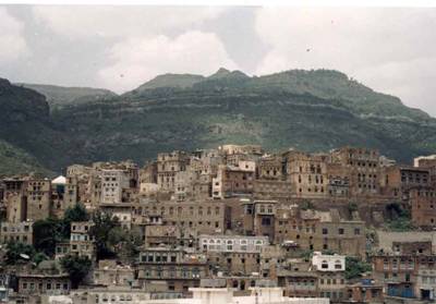 ميليشيا الحوثي تحاصر مدينة إب القديمة من جميع المداخل