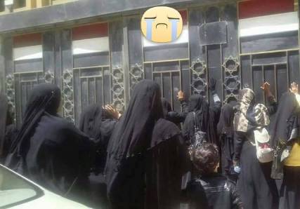 بالفيديو: يمنيون عالقون في مصر ينامون في شوارع وحدائق القاهرة بعد تخلي السفارة عنهم