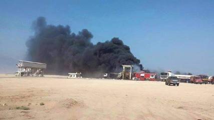 مقتل 16 شخصاً في حريق بخزانات الوقود بالحديدة واتهامات متبادلة بين الحوثيين والحكومة