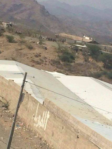 أول صورة من داخل اللواء 35 مدرع والمليشيا تفر تحت زحف الجيش الوطني