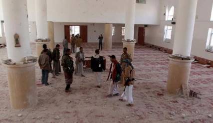 مليشيات الحوثي تقتحم مسجد بذمار وتخطف معلم حلقة القرآن و2 من طلابه