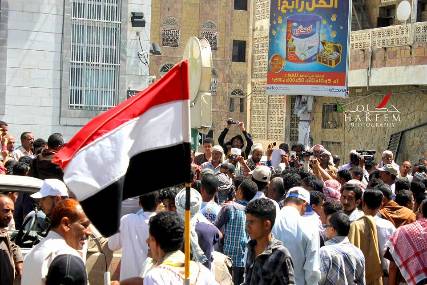 تدشين جماهيري لوثيقة استمرار الكفاح واعادة بناء الدولة في تعز