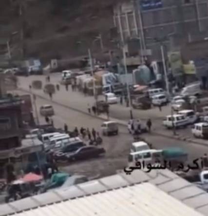 وصول تعزيزات من قوات الحرس الجمهوري إلى غرب مدينة تعز (فيديو)