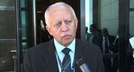 وزير الخارجية يتوقع تأجيل مؤتمر جنيف