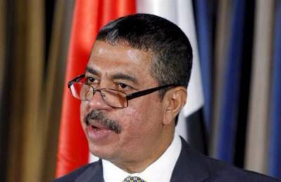 بحاح يطلع مسؤولاً قطرياً على حجم الإنتهاكات التي يمارسها الحوثي وصالح