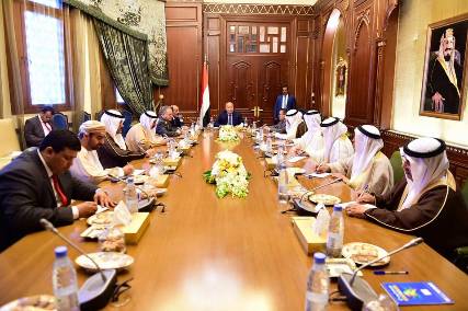الرئيس هادي يؤكد لسفراء دول مجلس التعاون والمبعوث الخليجي حرص السلطة الشرعية على السلام