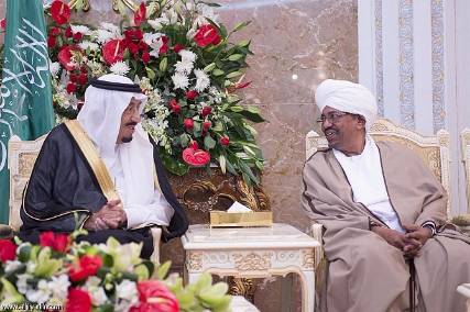 البشير: القوات السودانية المشاركة في اليمن حظيت بالإشادة" لأدائها الجيد"