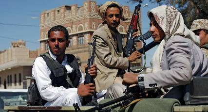 يضم ثلاث شخصيات .. الوفد الحوثي يصل موسكو بدعوة من الجانب الروسي