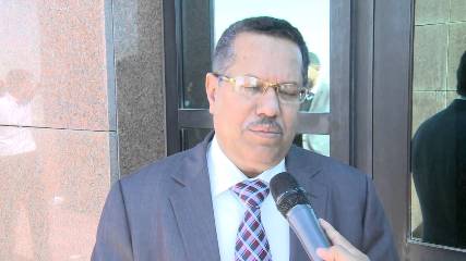 الحكومة اليمنية تؤكد على نجاح مشاورات الكويت وتسليم الإنقلابيين للسلاح
