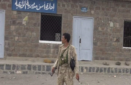 الحوثيون يسيطرون على الوازعية القريبة من ساحل باب المندب