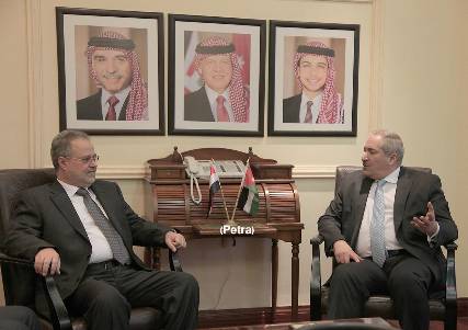وزير الخارجية يبحث مع نظيره الأردني مستجدات الأوضاع في اليمن