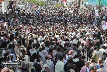 بالصور.. جنازة مهيبة في توديع القيادي بحزب الاصلاح الرجوي 