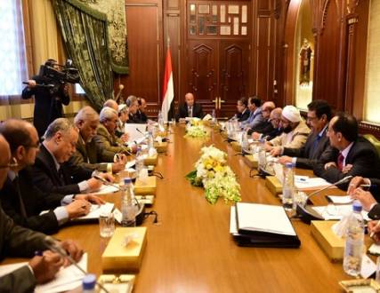 الحكومة اليمنية: وقف إطلاق النار الدائم مرهون بالتزام الانقلابيين 