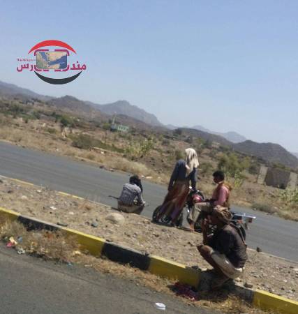 المليشيا تخزن أسلحة متوسطة وثقيلة في مستشفى ومدرسة هجدة استعدادا لهجوم مضاد على الجبهة الغربية لتعز