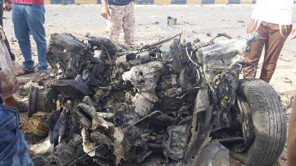 تفاصيل محاولة اغتيال محافظي عدن ولحج بسيارة مفخخة في عدن 