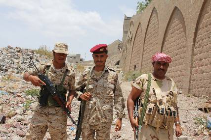 قائد عسكري في اللواء 22 ميكا: افراد اللواء خاضعوا بمساندة ابطال المقاومة معارك عنيفة في الضباب غرب تعز