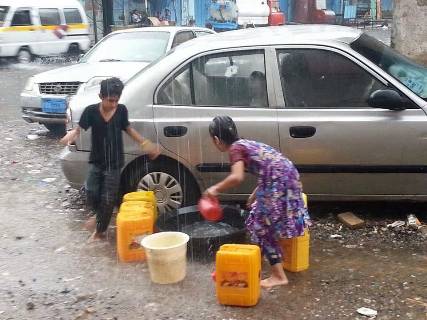 تعز في نكبة: لا رواتب ولا خدمات