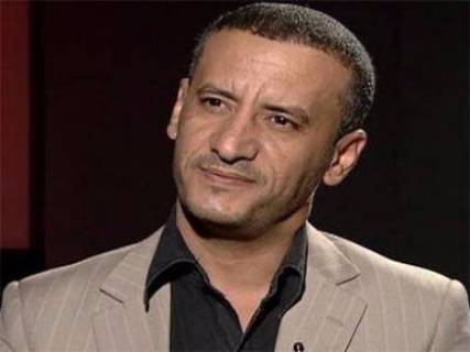 صحفي مُقرب من نجل صالح ينعت"محمد بن زايد" بـ"الغبي" و"قليل الأدب" ويتوعد بدفن جنوده بمأرب