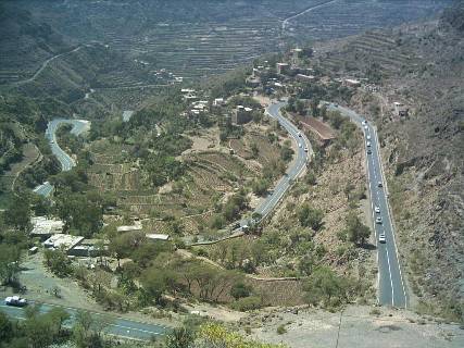 إب: قتلى وجرحى في اشتباكات بين شرطة النجدة ومسلحين حوثيين في السياني