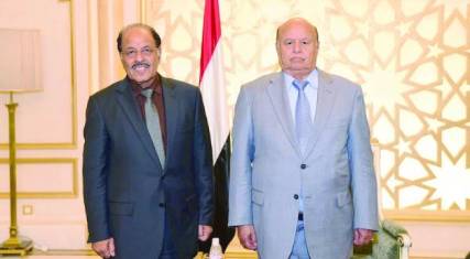 إعلامي بقناة الجزيرة: هادي أوكل الملف العسكري والأمني للفريق الأحمر والتوجه الدولي بات لصالح الحسم العسكري