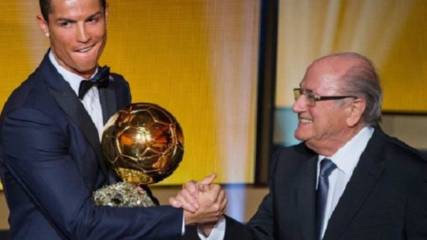 رونالدو وميسي ونيمار يتنافسون على جائزة الكرة الذهبية 